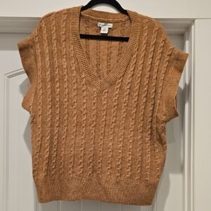 Chic Cable Knit Cozy V-Neck Sweater | Cupcakes & Cashmere | 1X